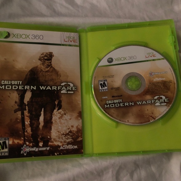 Xbox 360 - Picture 2 of 3